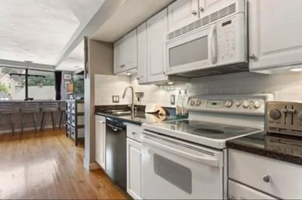 1 bed, 1 bath apartment for rent at 205 Ferry Unit 310, Everett — photo 2 of 7