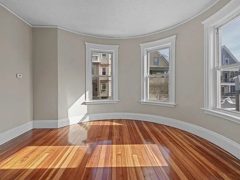 4 bed, 1 bath apartment for rent at 205 Hamilton Unit 3, Dorchester — photo 6 of 9
