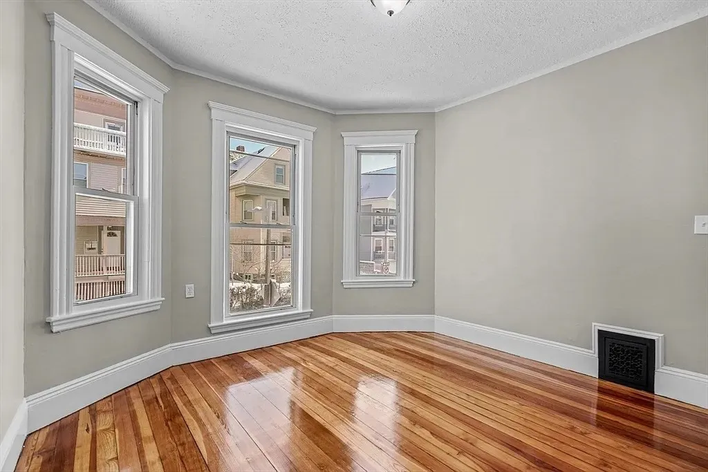 4 bed, 1 bath apartment for rent at 205 Hamilton Unit 3, Dorchester — photo 8 of 9