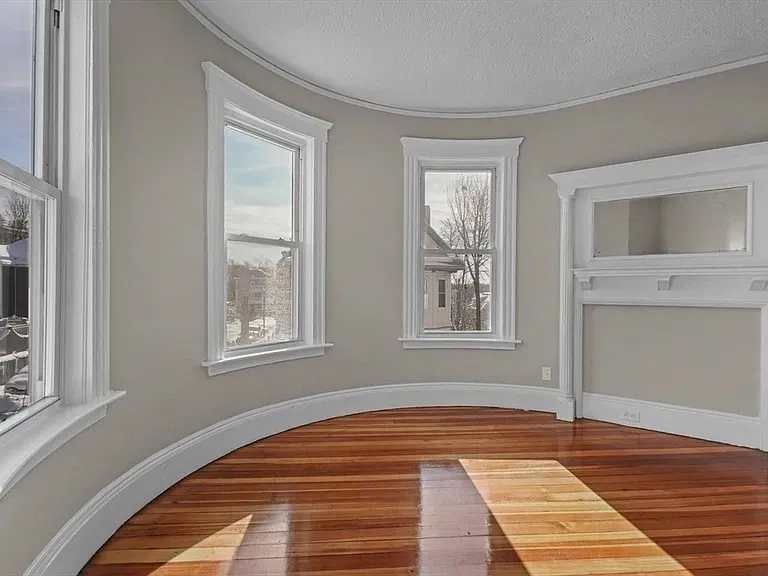4 bed, 1 bath apartment for rent at 205 Hamilton Unit 3, Dorchester — photo 4 of 9