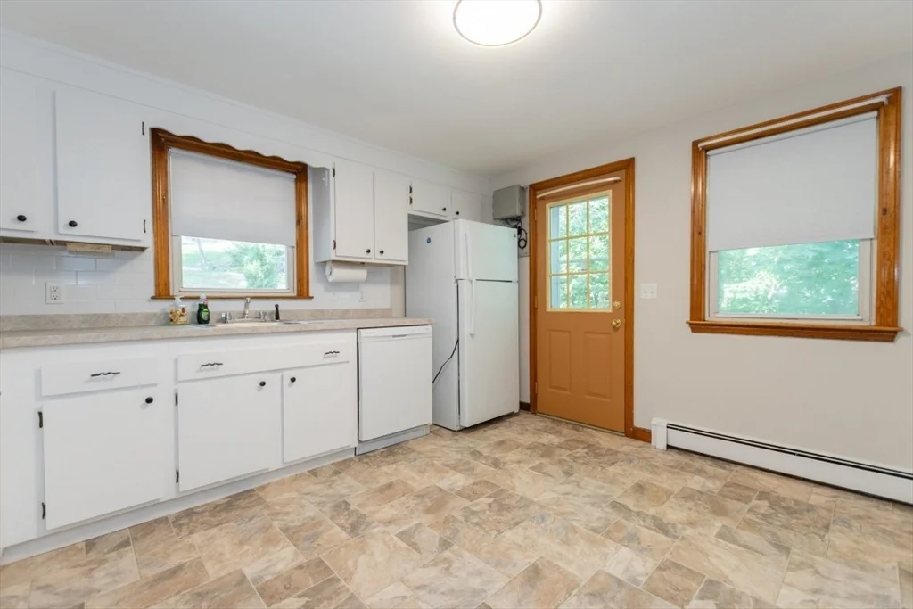 4 bed, 2 bath apartment for rent at 205 Hardy Pond Rd, Waltham — photo 12 of 40