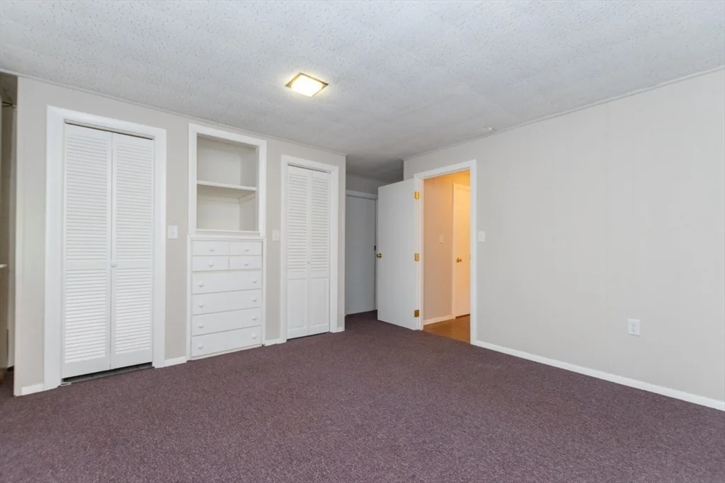 4 bed, 2 bath apartment for rent at 205 Hardy Pond Rd, Waltham — photo 18 of 40