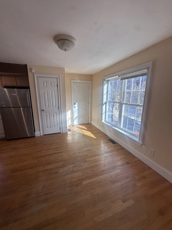 3 bed, 2 bath apartment for rent at 205 Highland St Unit B, Roxbury — photo 3 of 12