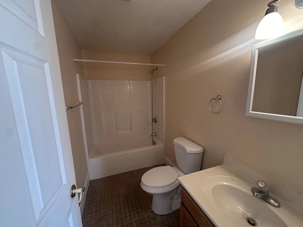 3 bed, 2 bath apartment for rent at 205 Highland St Unit B, Roxbury — photo 7 of 12