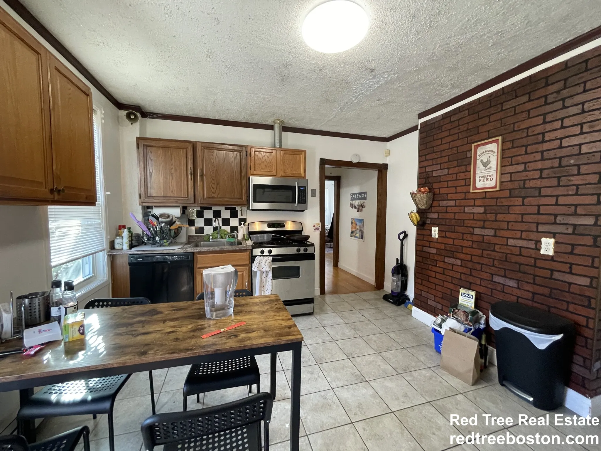 3 bed, 1 bath apartment for rent at 205 Hillside St Unit 1, Mission Hill — photo 3 of 18