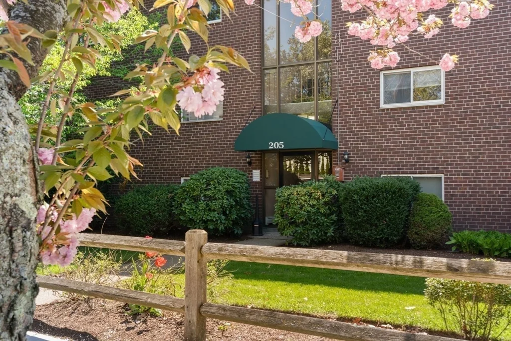 1 bed, 1 bath apartment for rent at 205 Independence Ave Unit 243, Quincy — photo 22 of 26