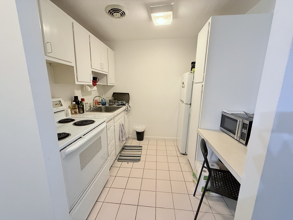 1 bed, 1 bath apartment for rent at 205 Kent St Unit 44A, Longwood