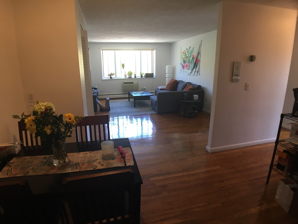 2 bed, 1 bath apartment for rent at 205 Kent St Unit 47, Longwood — photo 4 of 7