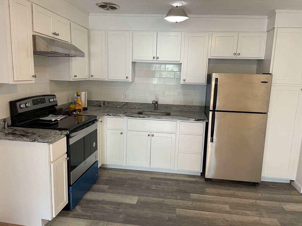 2 bed, 1 bath apartment for rent at 205 Kent St Unit 47, Longwood — photo 2 of 7