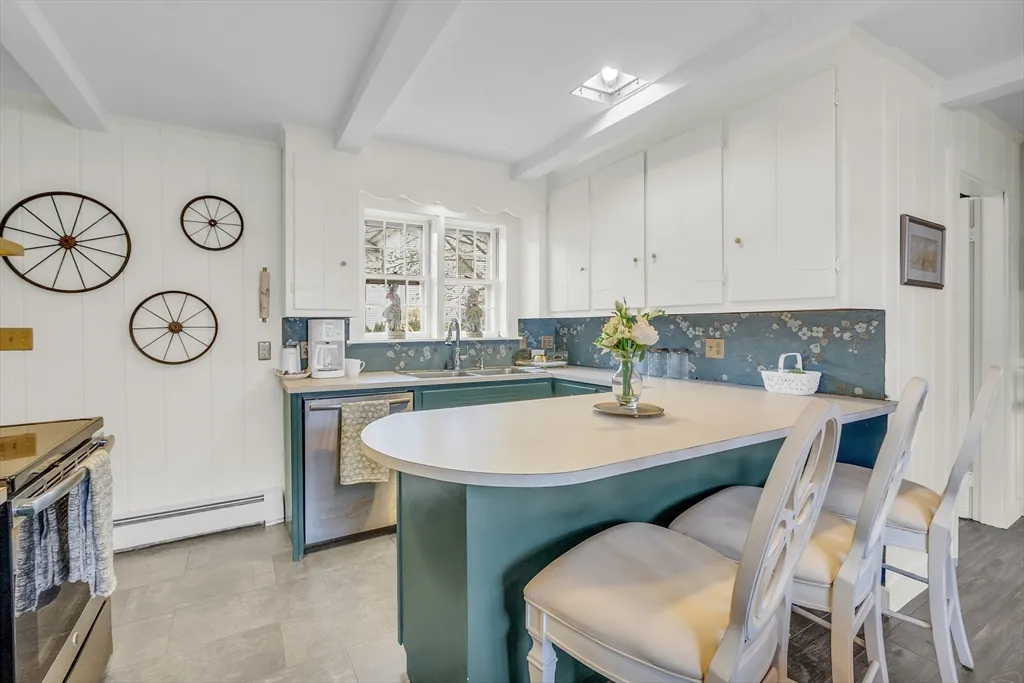 4 bed, 1 bath apartment for rent at 205 Main St Unit 1, Groton — photo 3 of 35