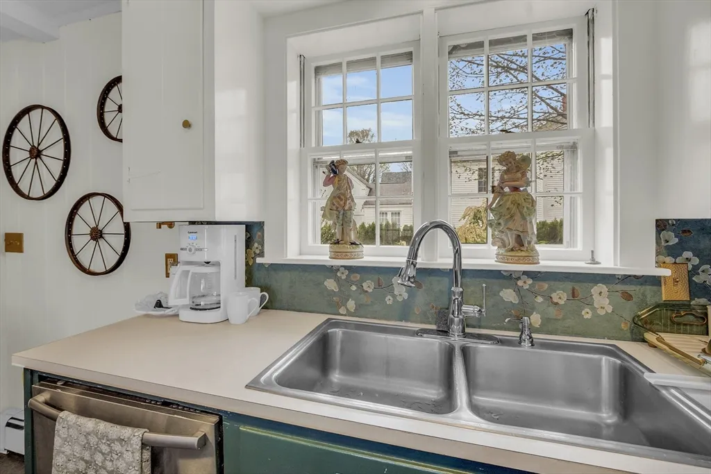 4 bed, 1 bath apartment for rent at 205 Main St Unit 1, Groton — photo 6 of 35
