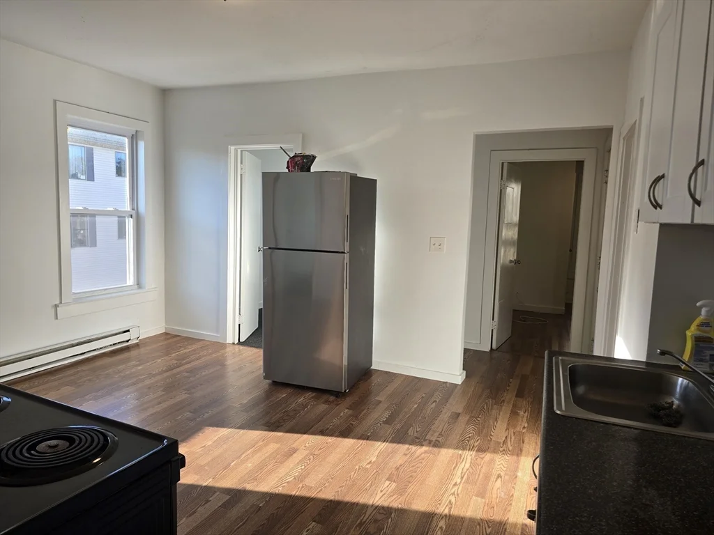 3 bed, 1 bath apartment for rent at 205 Millbury St Unit 3-F, Worcester — photo 3 of 10