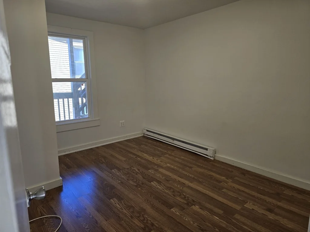 3 bed, 1 bath apartment for rent at 205 Millbury St Unit 3-F, Worcester — photo 4 of 10