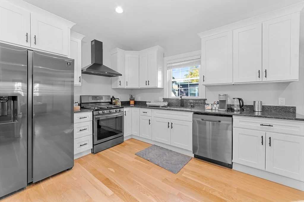 4 bed, 2 bath apartment for rent at 205 Mountain Ave Unit 2, Malden — photo 6 of 30