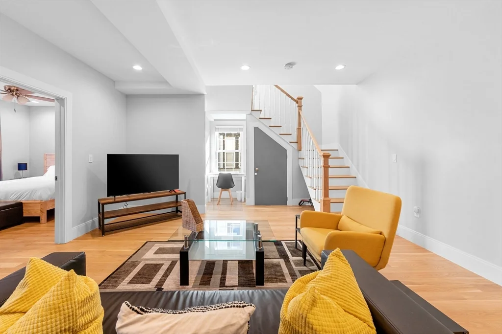 4 bed, 2 bath apartment for rent at 205 Mountain Ave Unit 2, Malden — photo 4 of 30