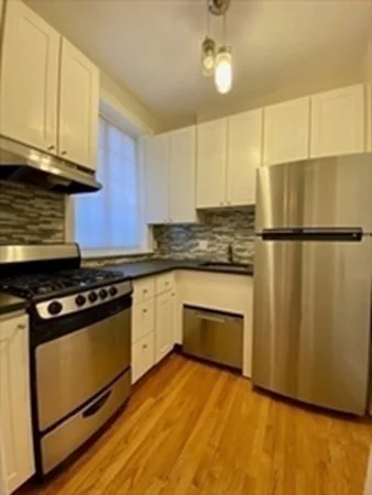 3 bed, 1 bath apartment for rent at 205 Mt Auburn St Unit 1D, West Cambridge — photo 6 of 20