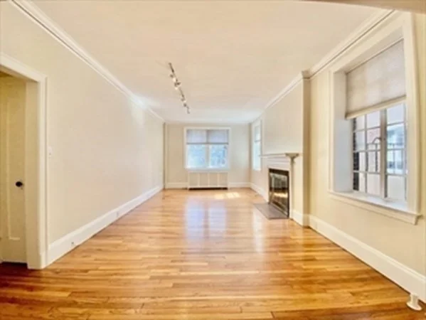 3 bed, 1 bath apartment for rent at 205 Mt Auburn St Unit 1D, West Cambridge — photo 2 of 20