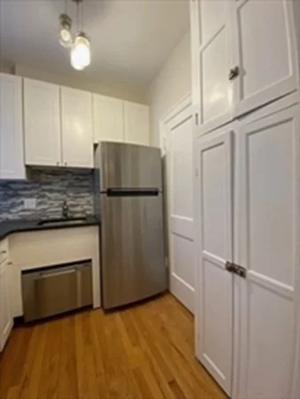 3 bed, 1 bath apartment for rent at 205 Mt Auburn St Unit 1D, West Cambridge — photo 7 of 20