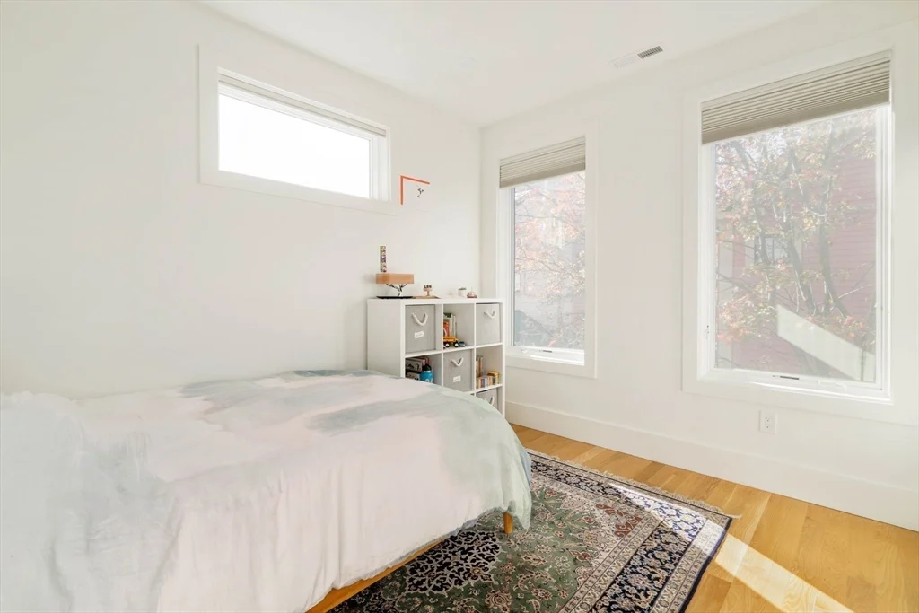 4 bed, 3 bath apartment for rent at 205 Pearl St, Cambridgeport — photo 19 of 41