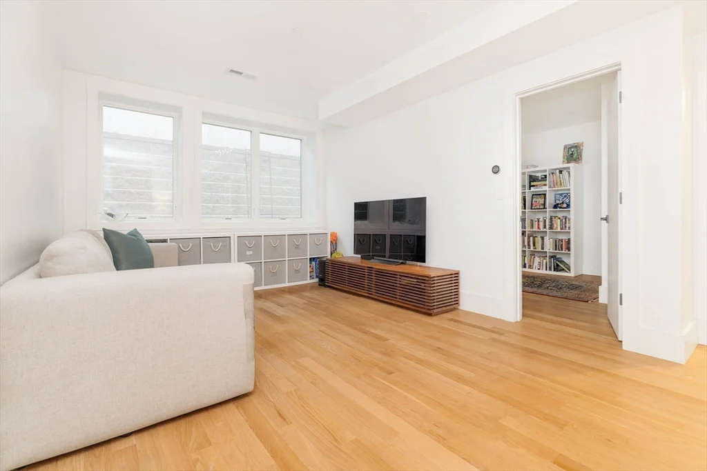 4 bed, 3 bath apartment for rent at 205 Pearl St, Cambridgeport — photo 32 of 41