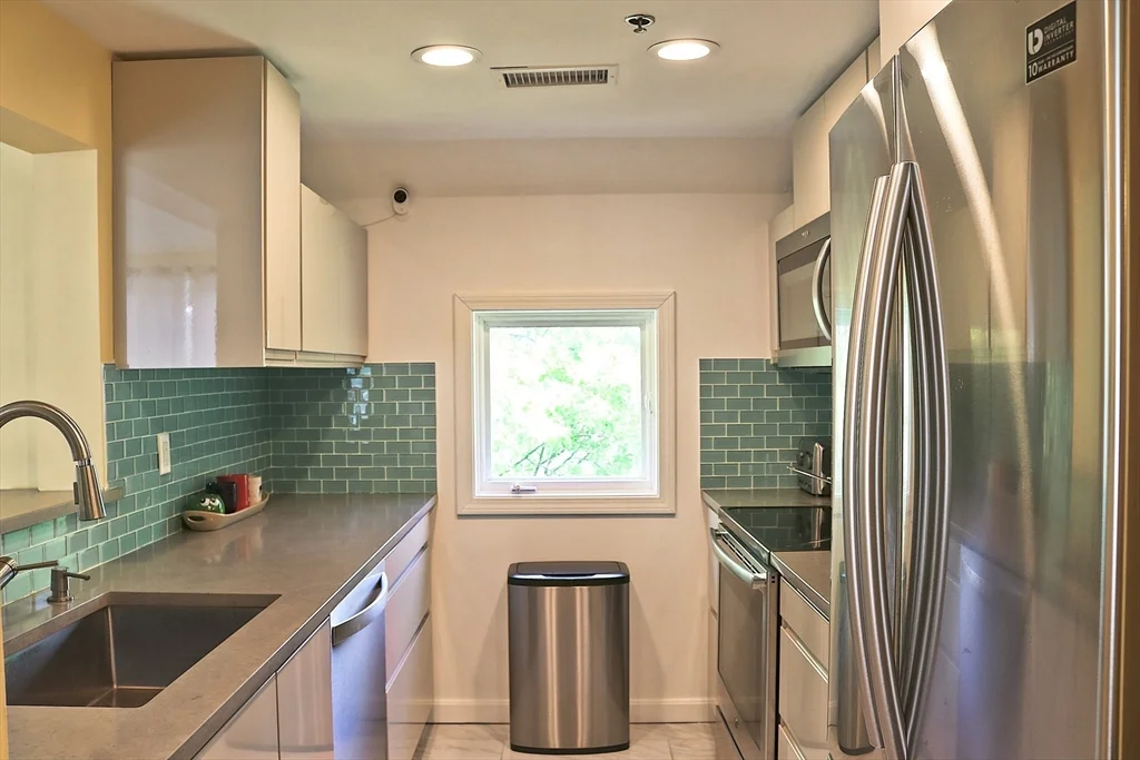 2 bed, 1 bath apartment for rent at 205 Richdale Ave Unit A20, Neighborhood Nine — photo 9 of 26