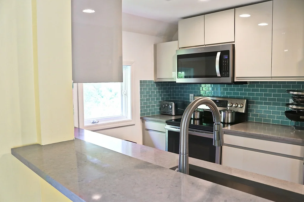 2 bed, 1 bath apartment for rent at 205 Richdale Ave Unit A20, Neighborhood Nine — photo 10 of 26