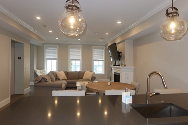 2 bed, 2 bath apartment for rent at 205 W 8th St Unit 4, South Boston — photo 9 of 22