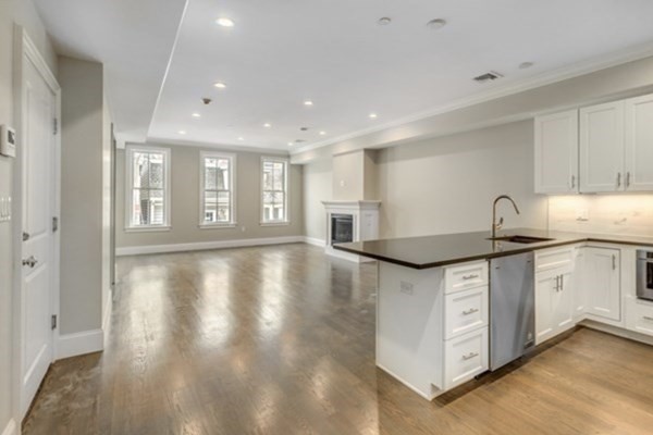 2 bed, 2 bath apartment for rent at 205 W 8th St Unit 4, South Boston — photo 8 of 22