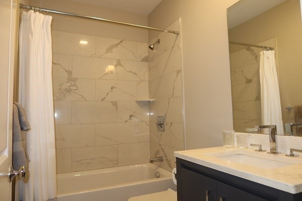 2 bed, 2 bath apartment for rent at 205 W 8th St Unit 4, South Boston — photo 17 of 22