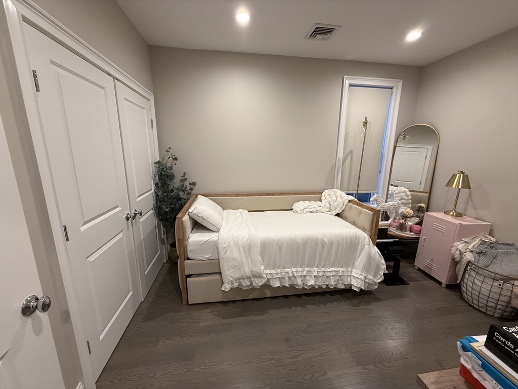2 bed, 2 bath apartment for rent at 205 W 8th St Unit 4, South Boston — photo 11 of 22