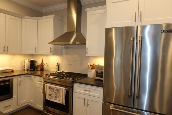 2 bed, 2 bath apartment for rent at 205 W 8th St Unit 4, South Boston — photo 6 of 22