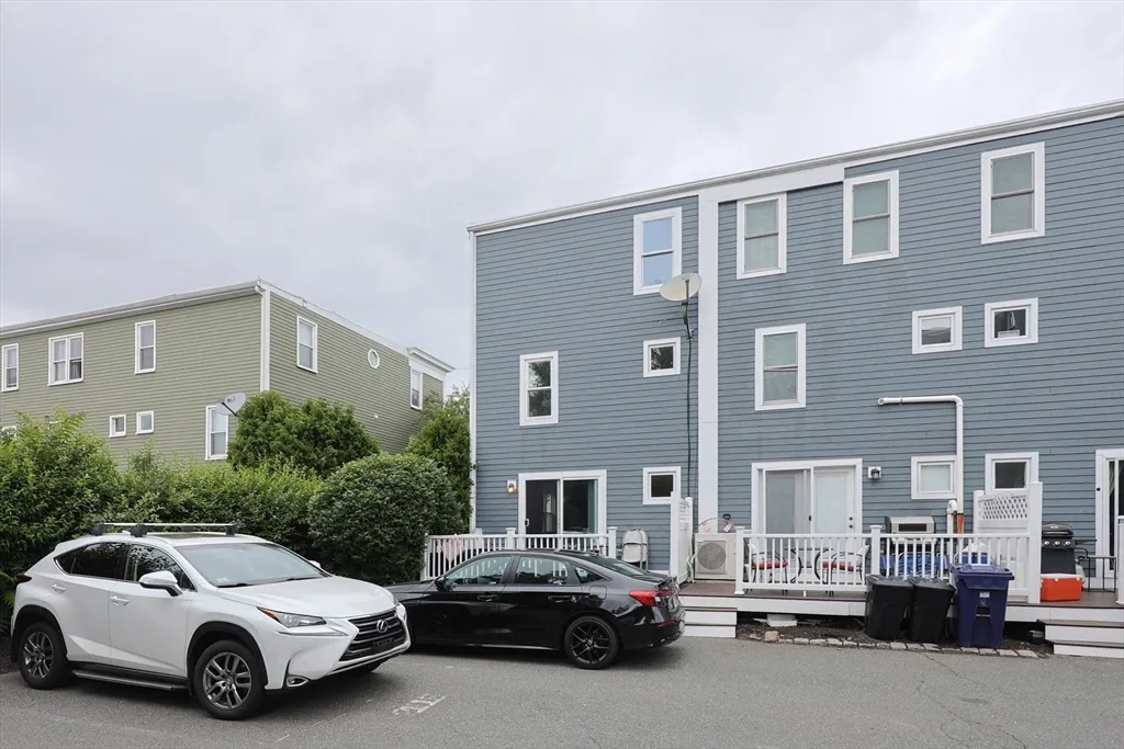 4 bed, 2 bath apartment for rent at 205 West Sixth St Unit 1, South Boston — photo 26 of 28