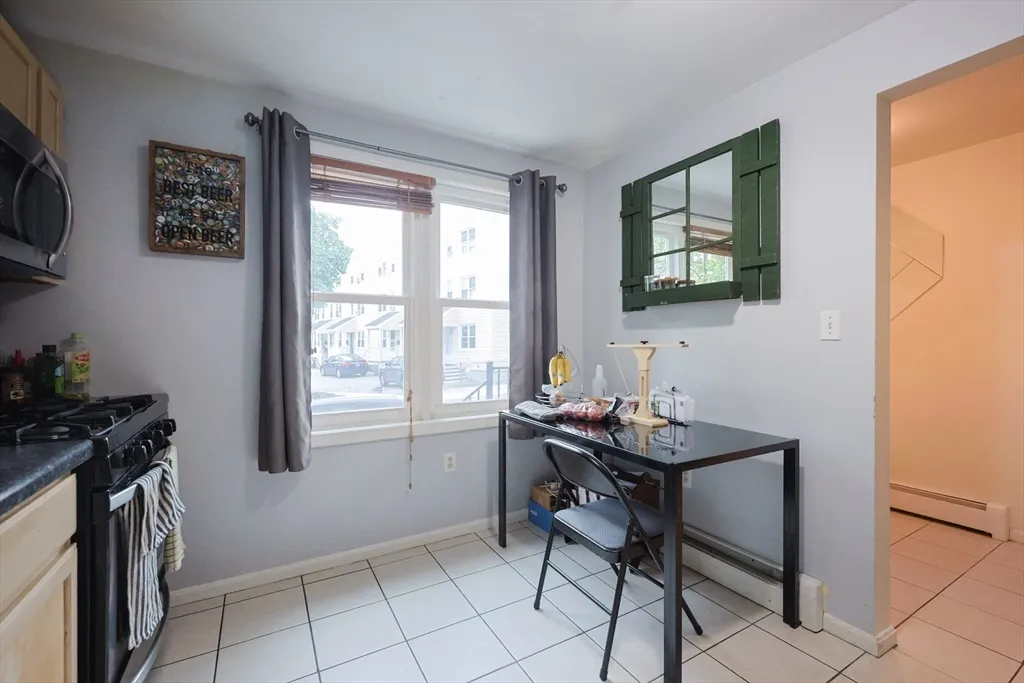 4 bed, 2 bath apartment for rent at 205 West Sixth St Unit 1, South Boston — photo 8 of 28