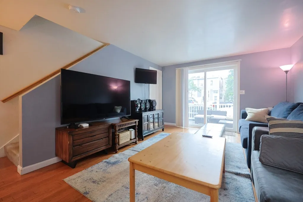 4 bed, 2 bath apartment for rent at 205 West Sixth St Unit Th, South Boston — photo 2 of 28