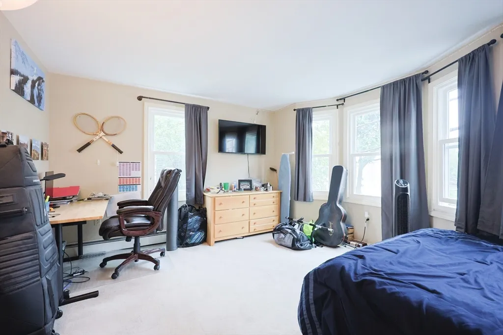 4 bed, 2 bath apartment for rent at 205 West Sixth St Unit Th, South Boston — photo 15 of 28