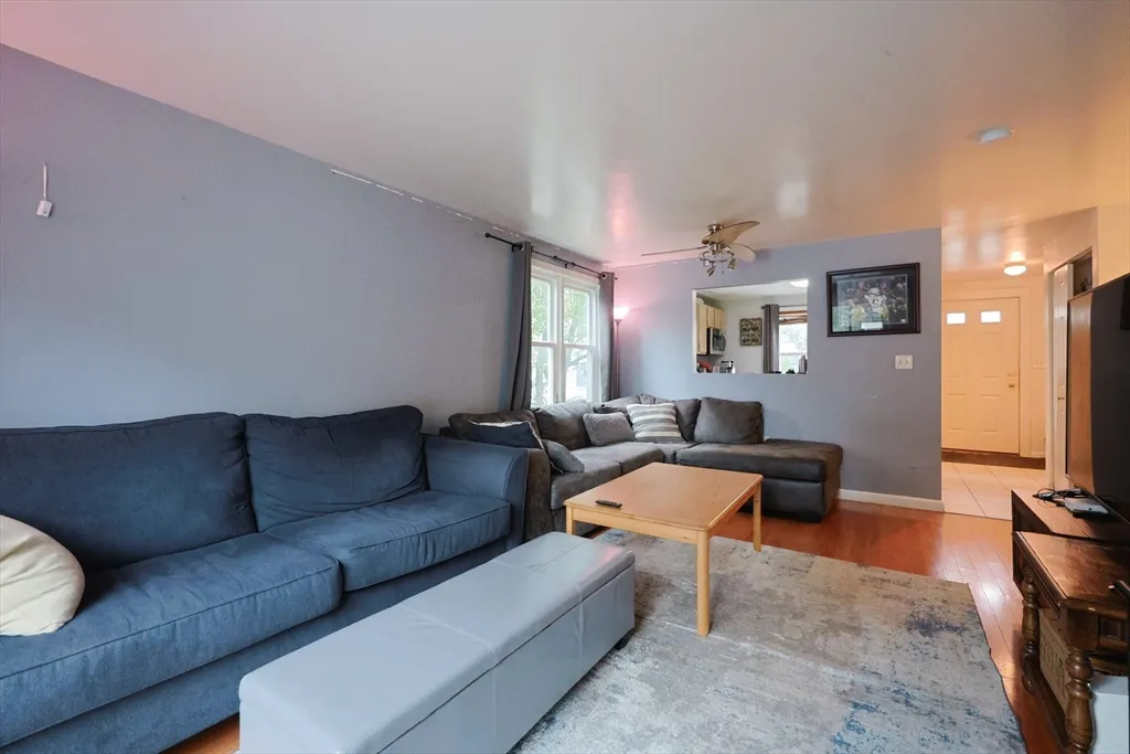 4 bed, 2 bath apartment for rent at 205 West Sixth St Unit Th, South Boston — photo 3 of 28