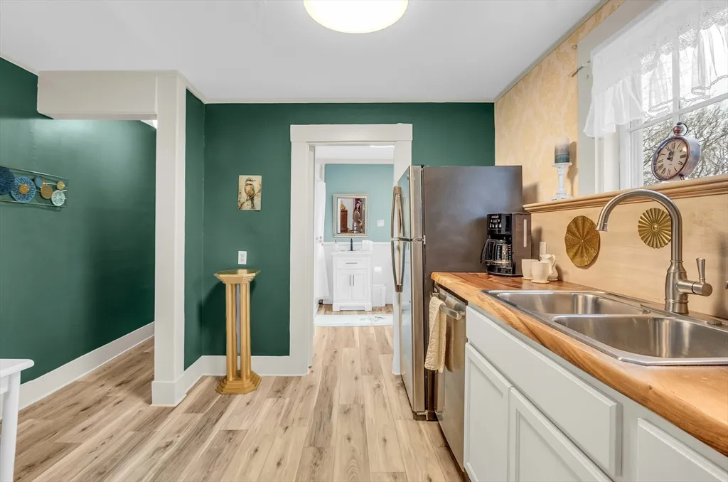 2 bed, 1 bath apartment for rent at 205c Main St Unit 3, Groton — photo 3 of 20