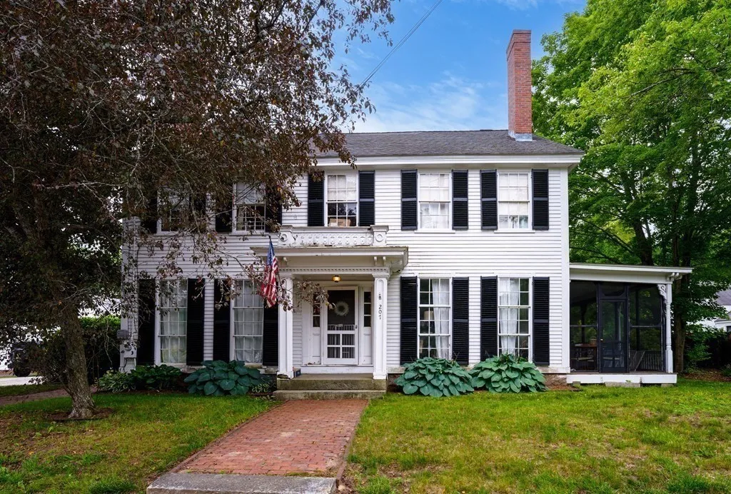 2 bed, 1 bath apartment for rent at 205c Main St Unit 3, Groton — photo 1 of 20