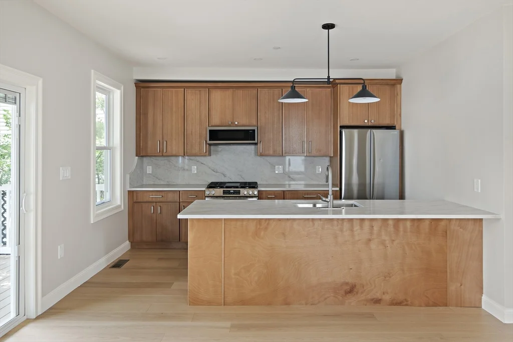 3 bed, 3 bath apartment for rent at 206 Byron St Unit 1, East Boston — photo 1 of 19