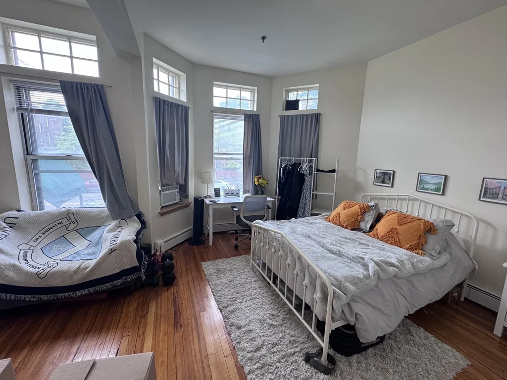 Studio bed, 2 bath apartment for rent at 206 Chestnut Hill Ave Unit 1, Brighton