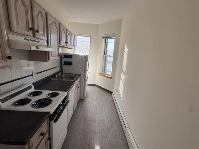 1 bed, 1 bath apartment for rent at 206 Chestnut Hill Ave Unit 10, Brighton — photo 3 of 8