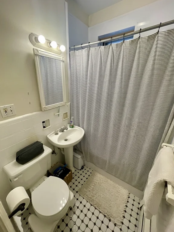 Studio bed, 2 bath apartment for rent at 206 Chestnut Hill Ave Unit 4, Brighton — photo 5 of 6