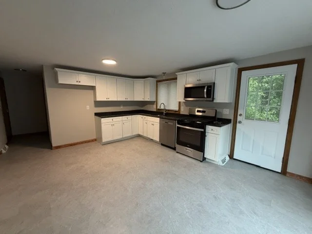 3 bed, 2 bath apartment for rent at 206 Comfort St Unit 206, Bridgewater — photo 2 of 24