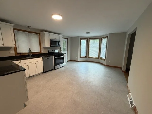 3 bed, 2 bath apartment for rent at 206 Comfort St Unit 206, Bridgewater — photo 3 of 24