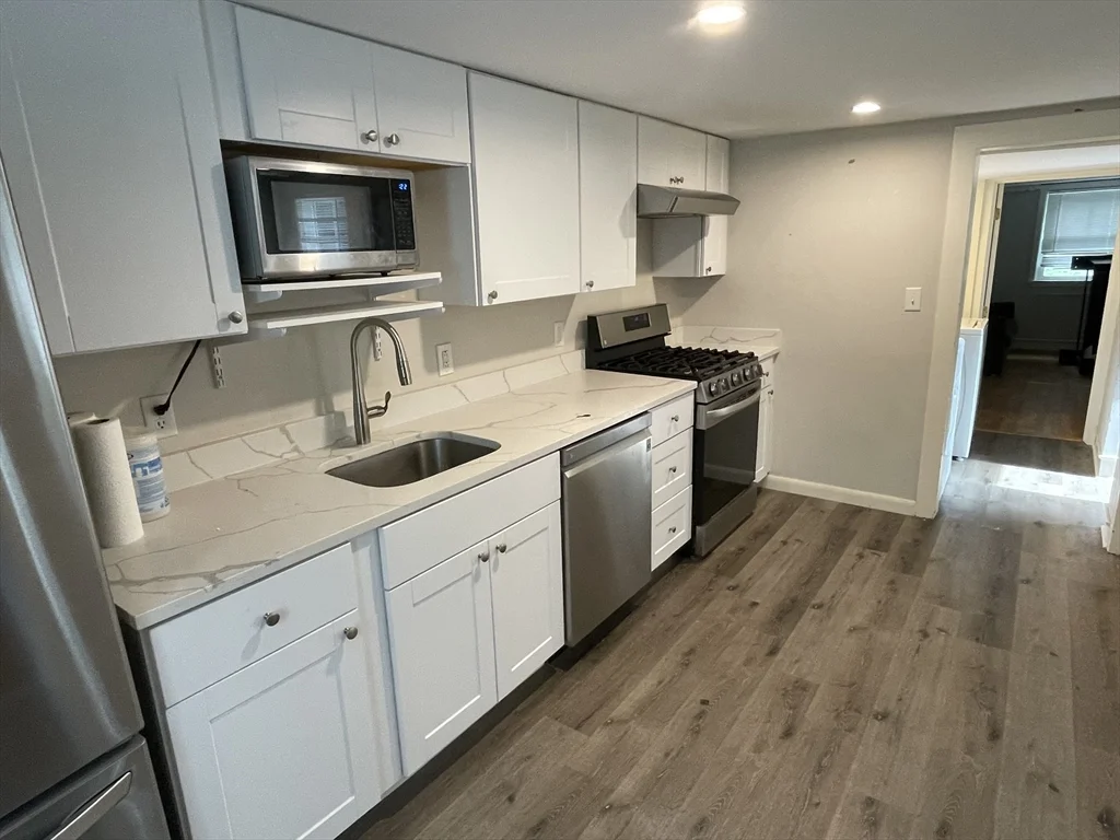 3 bed, 2 bath apartment for rent at 206 Concord St Unit 1, Newton Lower Falls — photo 7 of 15