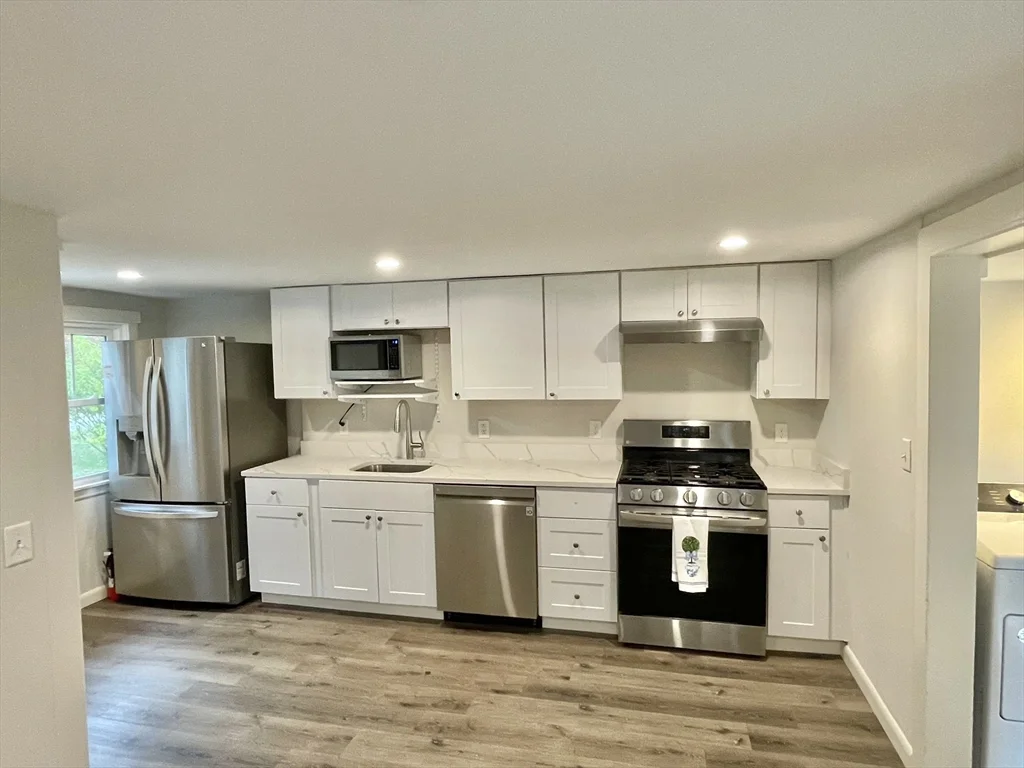 3 bed, 2 bath apartment for rent at 206 Concord St Unit 1, Newton Lower Falls — photo 8 of 15