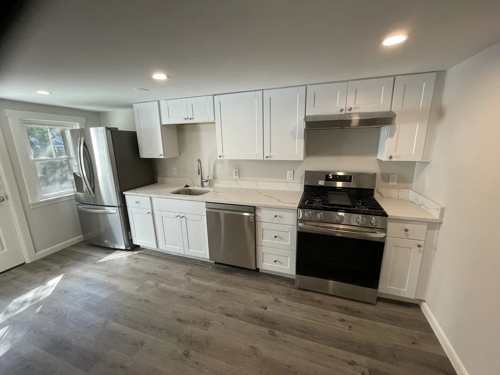 3 bed, 2 bath apartment for rent at 206 Concord St Unit 1, Newton Lower Falls — photo 11 of 15