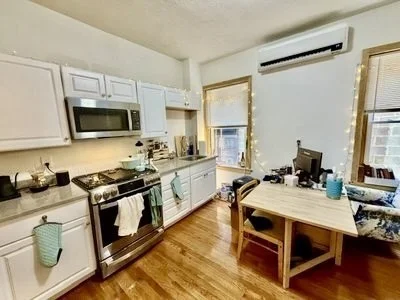 1 bed, 1 bath apartment for rent at 206 Hanover St Unit 3, North End — photo 1 of 9