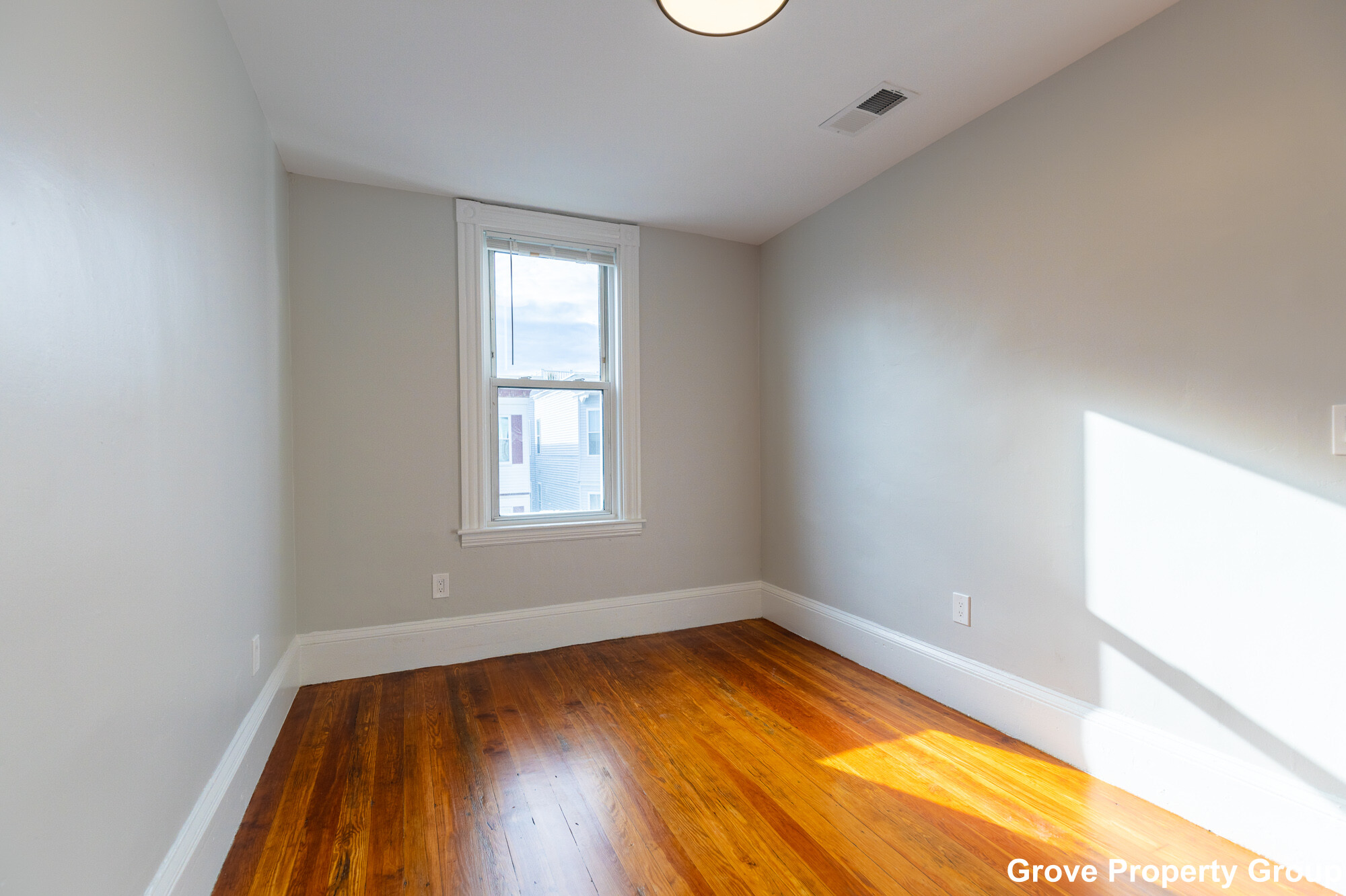 5 bed, 2 bath apartment for rent at 206 L St Unit 3, South Boston — photo 10 of 15