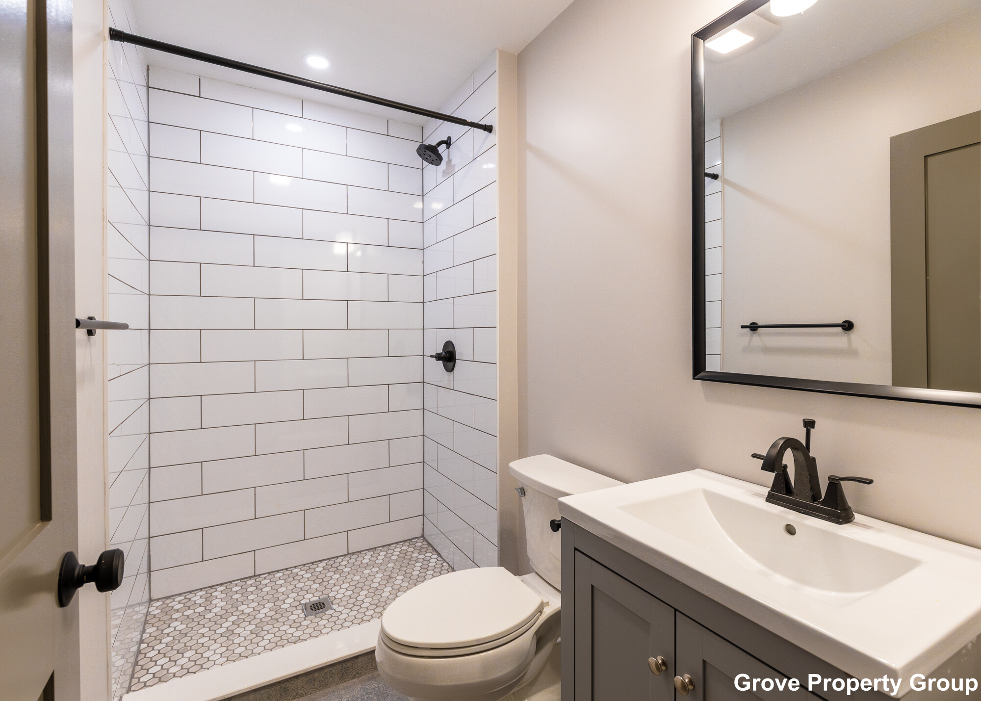 5 bed, 2 bath apartment for rent at 206 L St Unit 3, South Boston — photo 3 of 15